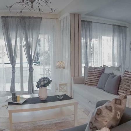 Luxury City Center Apartment Kalampáka Buitenkant foto