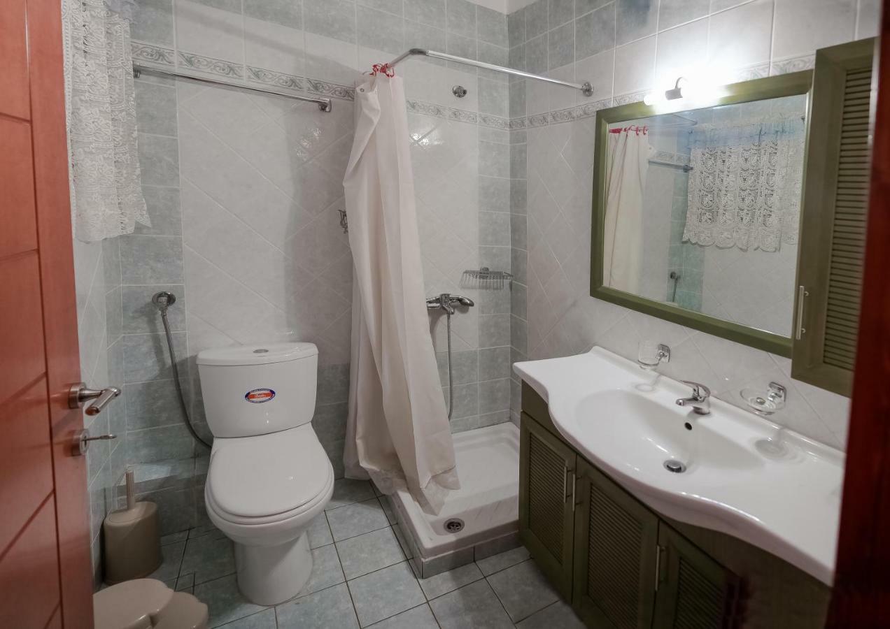 Luxury City Center Apartment Kalampáka Buitenkant foto